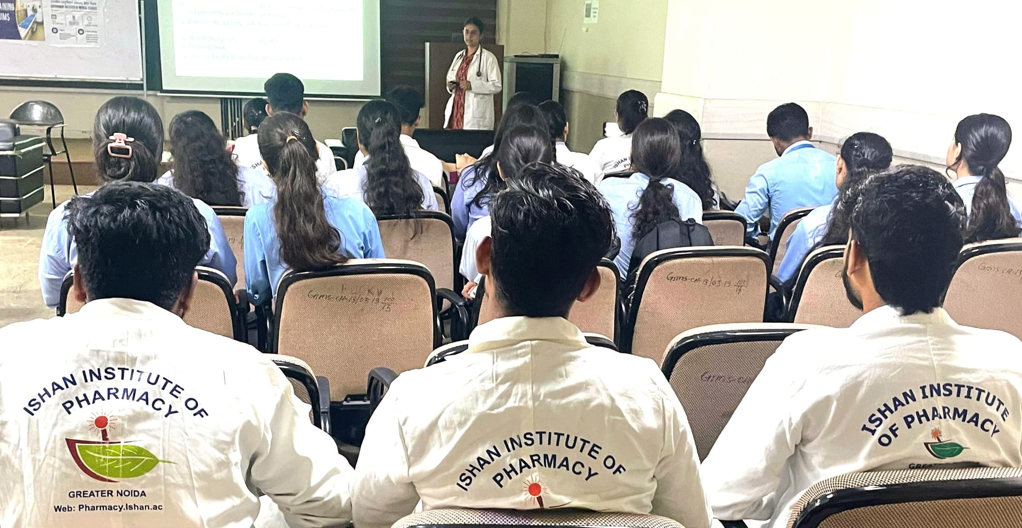 Students Explore Healthcare Practices at GIMS, Greater Noida - Photo 5