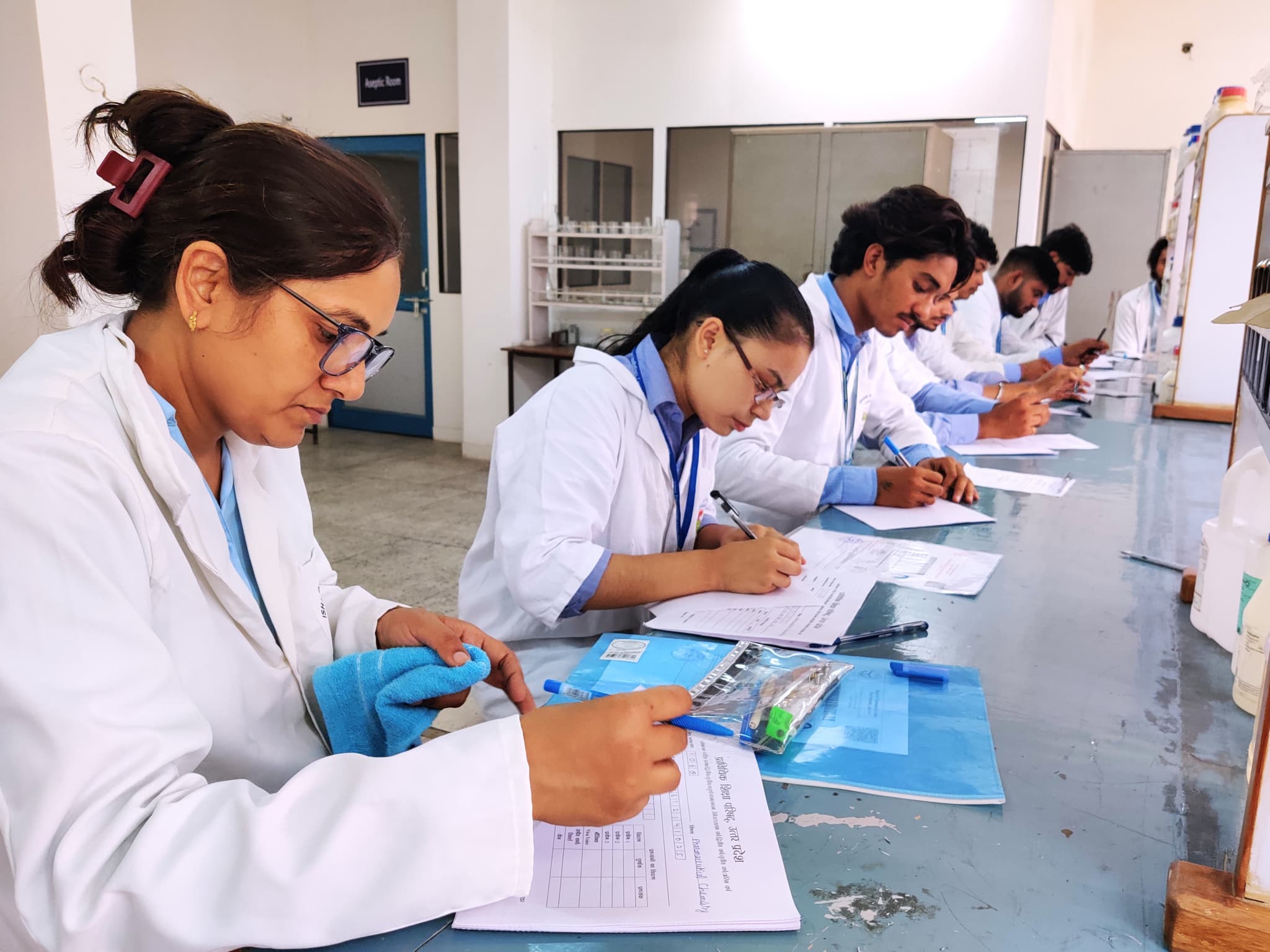 Antibiotic sensitivity testing setup