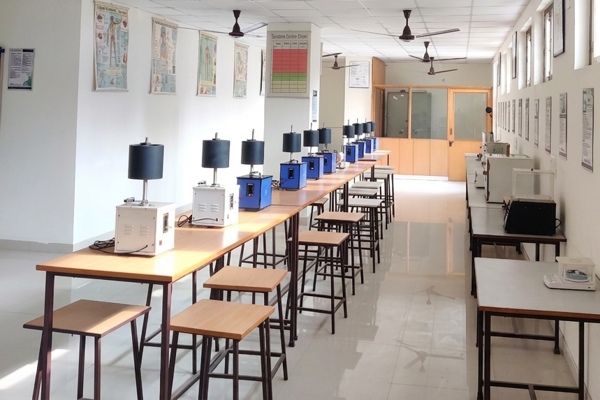 PHARMACY LABS & MACHINE ROOM