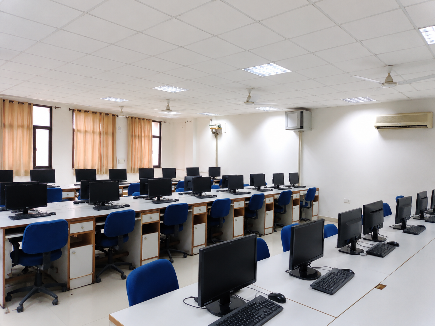 IT LAB view 2
